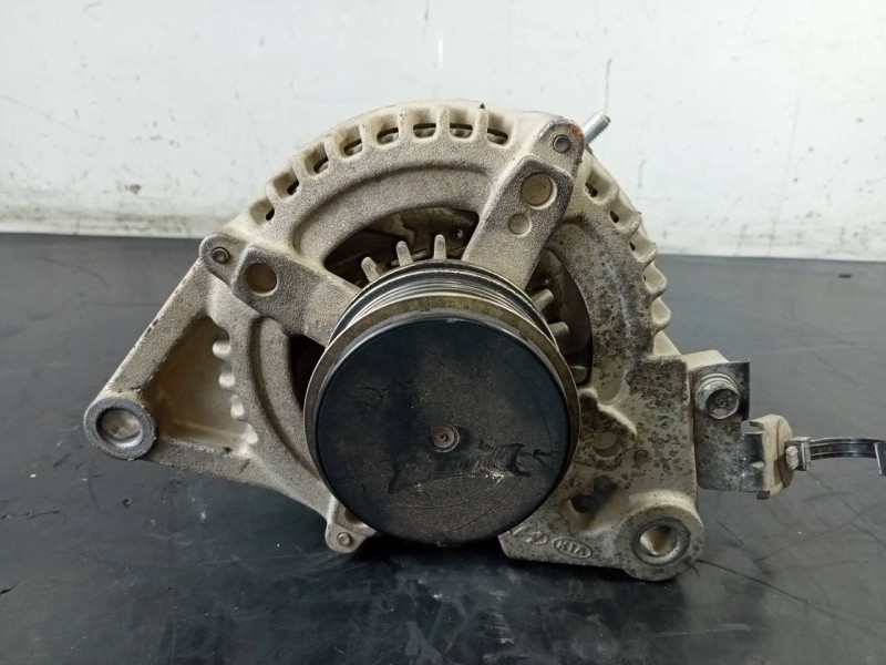 Recambio de alternador para kia sportage drive 4x2 referencia OEM IAM 373002A700 1042118840 P3-B5-5-3