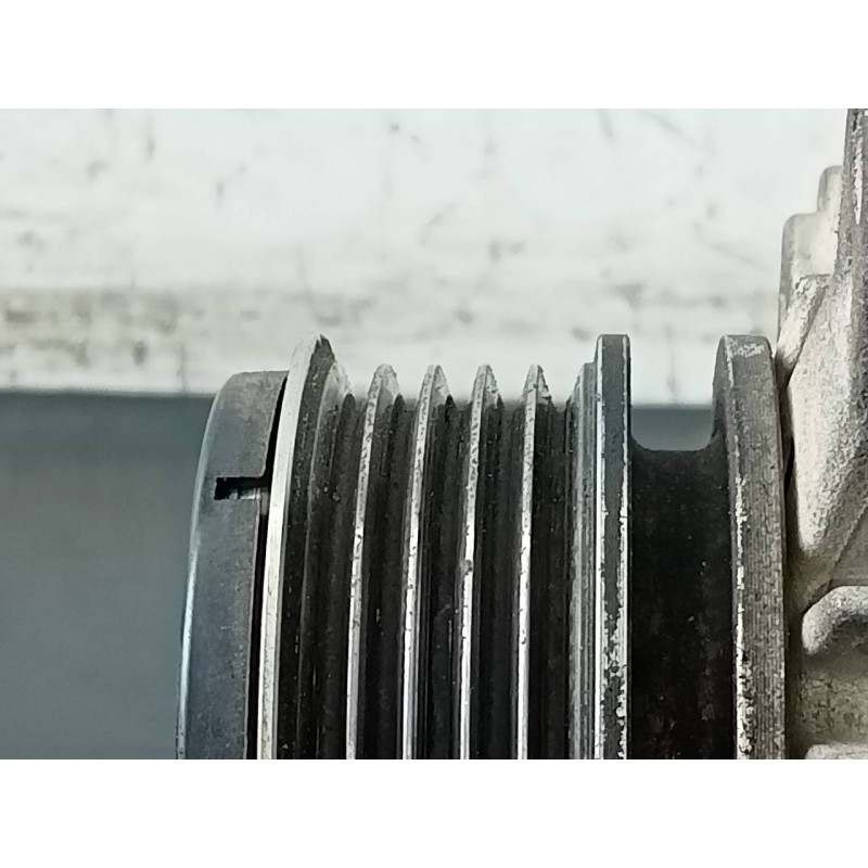 Recambio de alternador para kia sportage drive 4x2 referencia OEM IAM 373002A700 1042118840 P3-B5-5-3