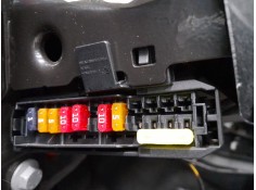 CAJA RELES / FUSIBLES 