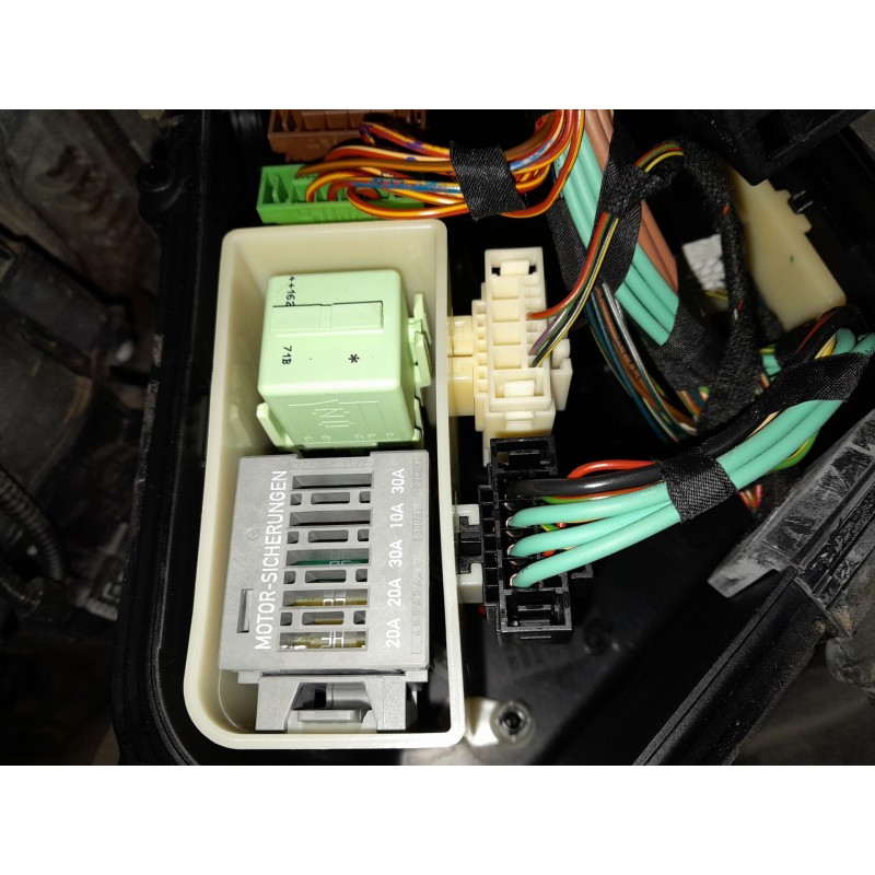 Recambio de caja reles / fusibles para bmw 1 (f20) 116 d referencia OEM IAM   