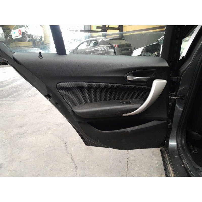 Recambio de guarnecido puerta trasera izquierda para bmw 1 (f20) 116 d referencia OEM IAM   