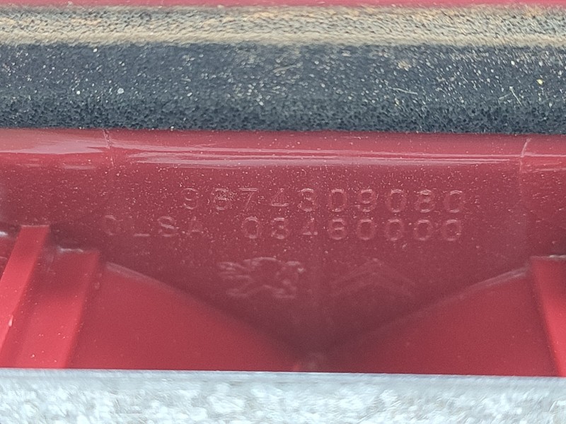 Recambio de luz central de freno para peugeot 208 style referencia OEM IAM 9674809080  E1-B5-46-1