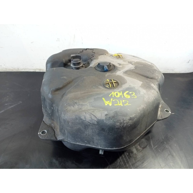 Recambio de adblue para mercedes-benz clase e (w212) lim. e 220 bluetec (212.001) referencia OEM IAM A2124700200  P1-B5-26