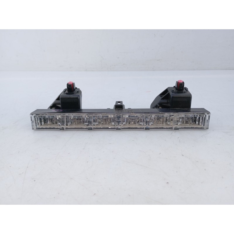 Recambio de luz central de freno para toyota auris hybrid active referencia OEM IAM   