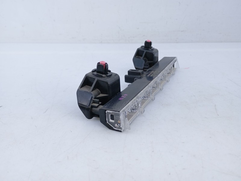 Recambio de luz central de freno para toyota auris hybrid active referencia OEM IAM   