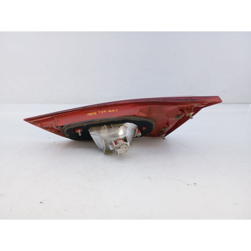 Recambio de piloto trasero izquierdo porton para toyota auris hybrid active referencia OEM IAM   