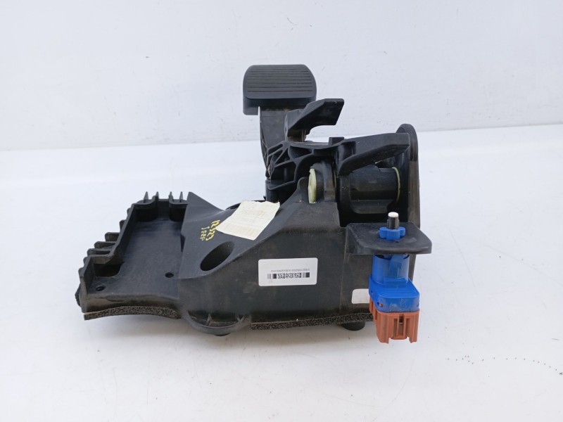 Recambio de pedal freno para jeep renegade limited 4wd referencia OEM IAM 00520165370  