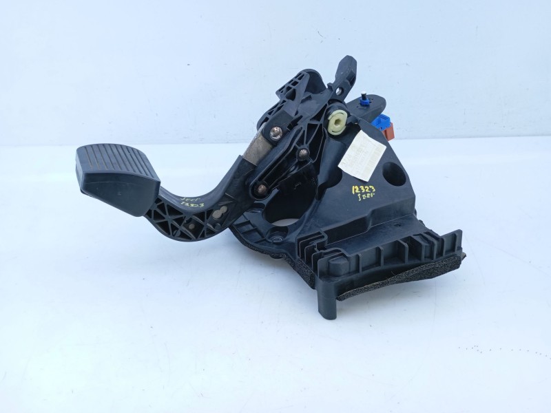 Recambio de pedal freno para jeep renegade limited 4wd referencia OEM IAM 00520165370  