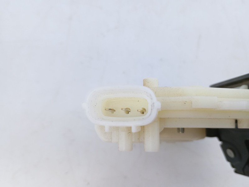 Recambio de cerradura maletero / porton para toyota auris hybrid active referencia OEM IAM   