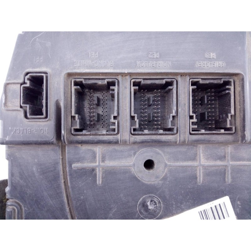 Recambio de caja reles / fusibles para renault megane ii berlina 3p confort authentique referencia OEM IAM 8200306434 S118400220