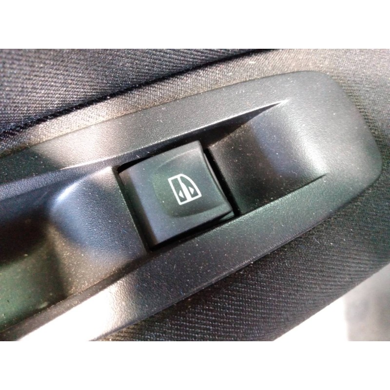 Recambio de mando elevalunas trasero izquierdo para renault megane iv berlina 5p life referencia OEM IAM   