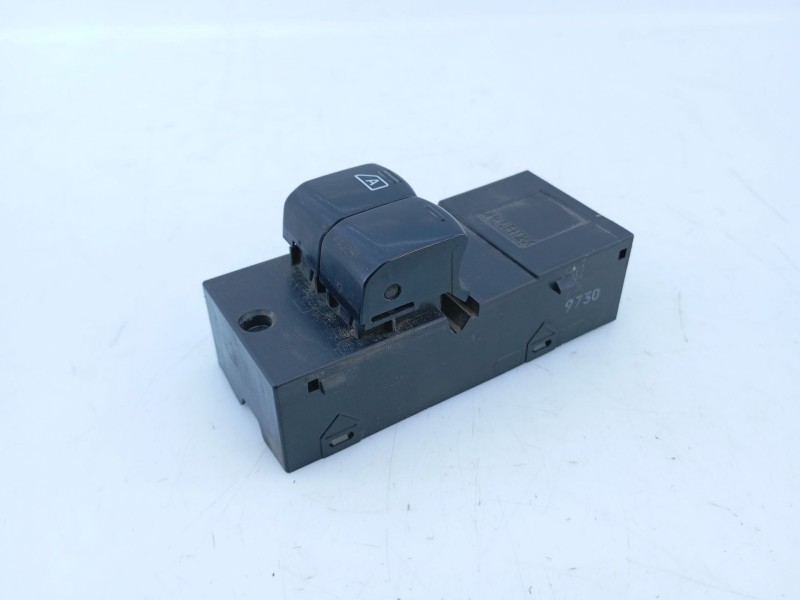 Recambio de mando elevalunas delantero izquierdo para nissan micra (k12e) acenta referencia OEM IAM   
