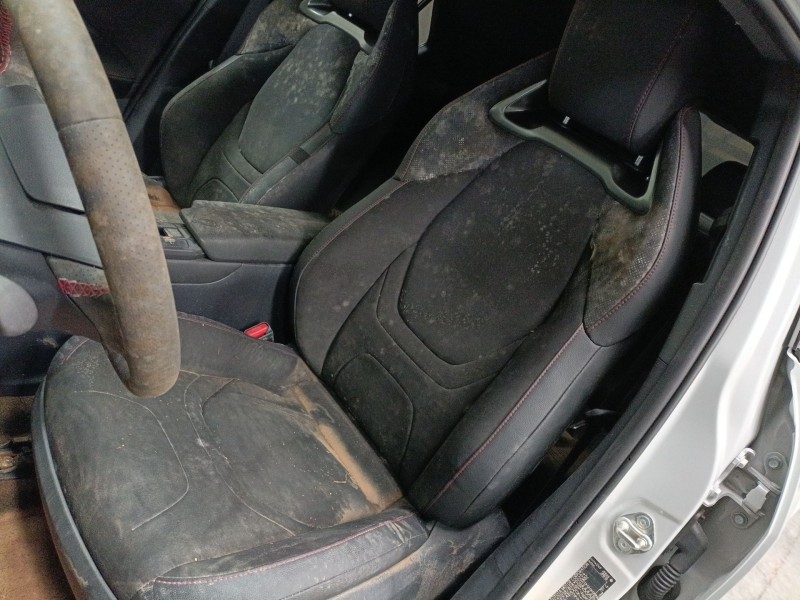 toyota c-hr (x2, h2) del año 2024