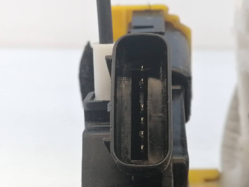 Recambio de cerradura puerta delantera izquierda para kia cee´d drive referencia OEM IAM   E1-B2-3-2