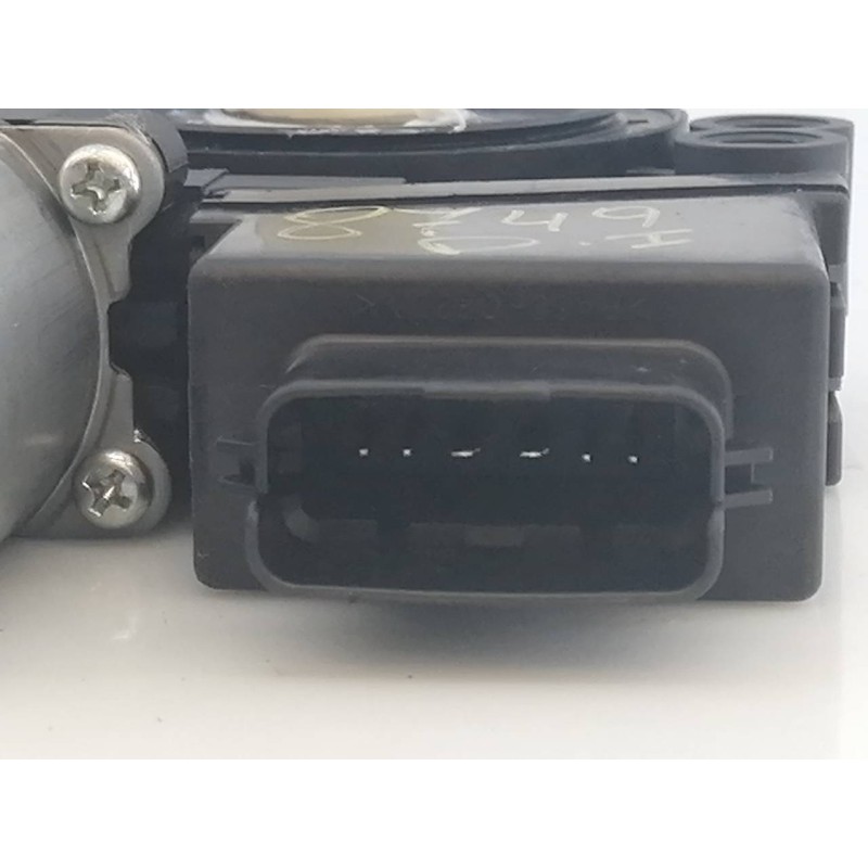 Recambio de motor elevalunas delantero izquierdo para kia cee´d drive referencia OEM IAM 82450A2010 617012901 E1-B2-3-2