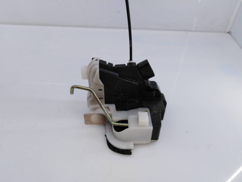 Recambio de cerradura puerta delantera derecha para hyundai i20 trend referencia OEM IAM 81320C8040  E2-B5-53-1