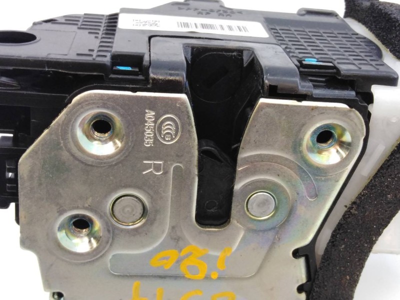 Recambio de cerradura puerta delantera derecha para hyundai i20 trend referencia OEM IAM 81320C8040  E2-B5-53-1