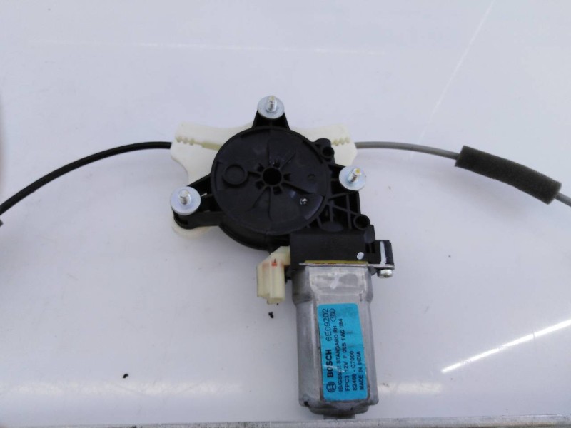 Recambio de elevalunas delantero derecho para hyundai i20 trend referencia OEM IAM 82460C7000 6E09202 E2-B5-55-1