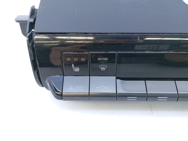 Recambio de mando climatizador para toyota c-hr (x2, h2) phev hybrid awd gr sport referencia OEM IAM   