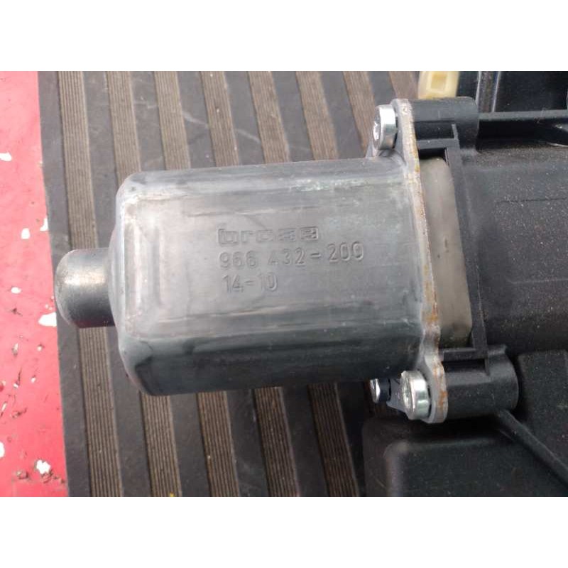 Recambio de elevalunas delantero derecho para opel zafira tourer selective referencia OEM IAM 13369286 915368104 E2-B6-59-2