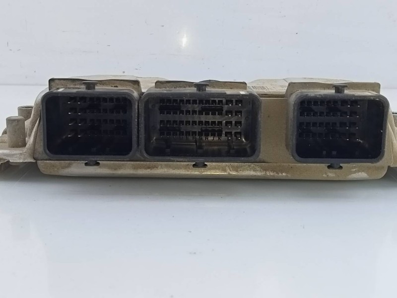 Recambio de centralita motor uce para peugeot 307 (s1) xn referencia OEM IAM 9638765680 0261206943 E3-B2-40-2