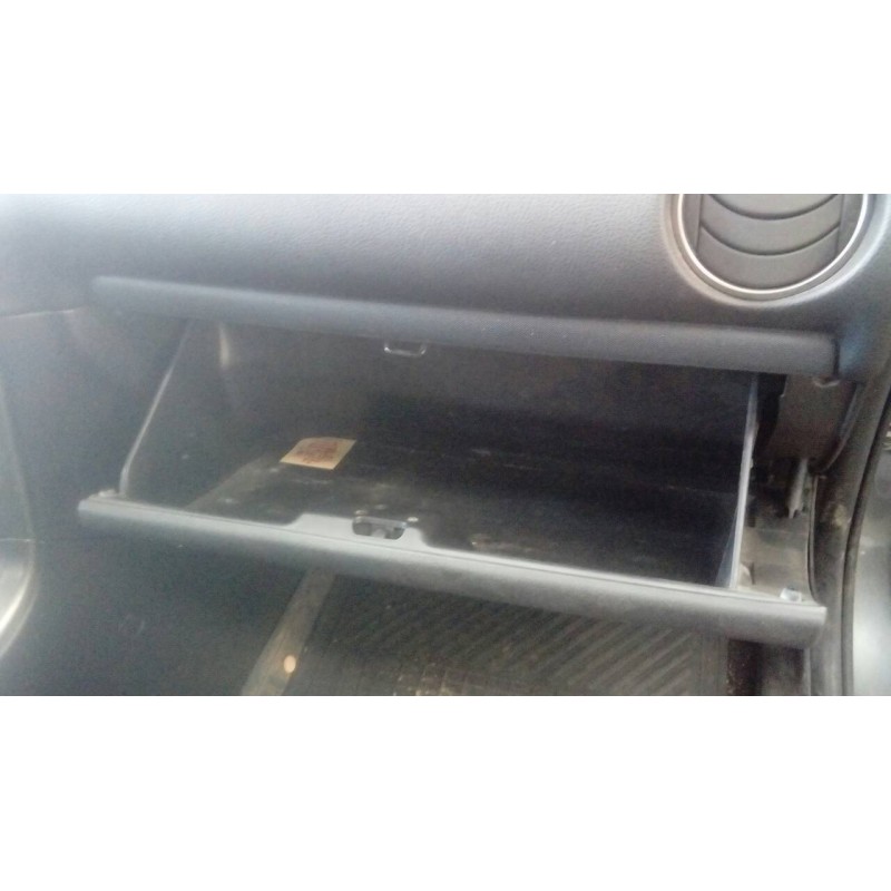 Recambio de guantera para mazda 6 berlina (gg) 2.0 active (4-ptas.) referencia OEM IAM   