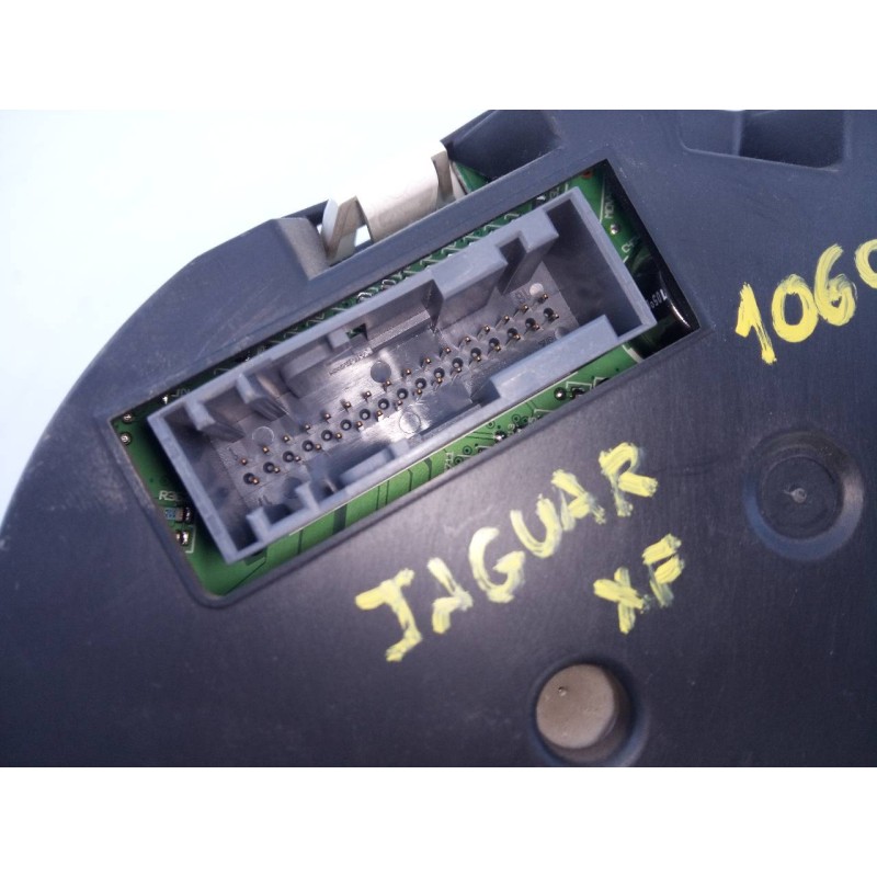 Recambio de cuadro instrumentos para jaguar xf 3.0 v6 luxury referencia OEM IAM 8X2310849BK VP8Z2F10849BK E3-B3-35-3