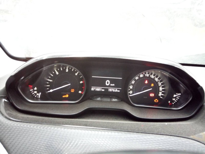 Recambio de cuadro instrumentos para peugeot 208 active referencia OEM IAM 9821126480  E3-B2-35-4