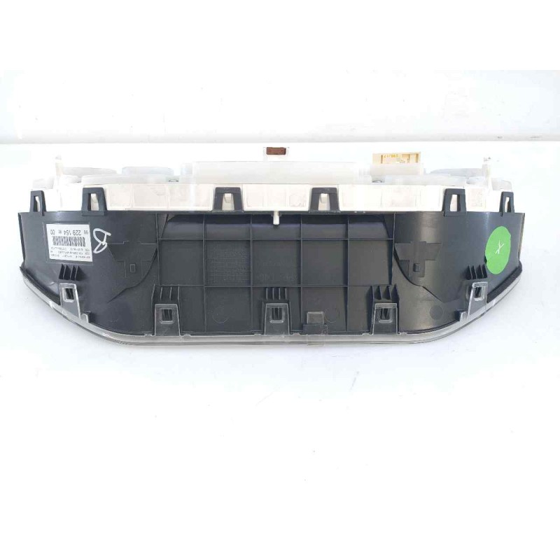 Recambio de cuadro instrumentos para peugeot 208 active referencia OEM IAM 9821126480  E3-B2-35-4