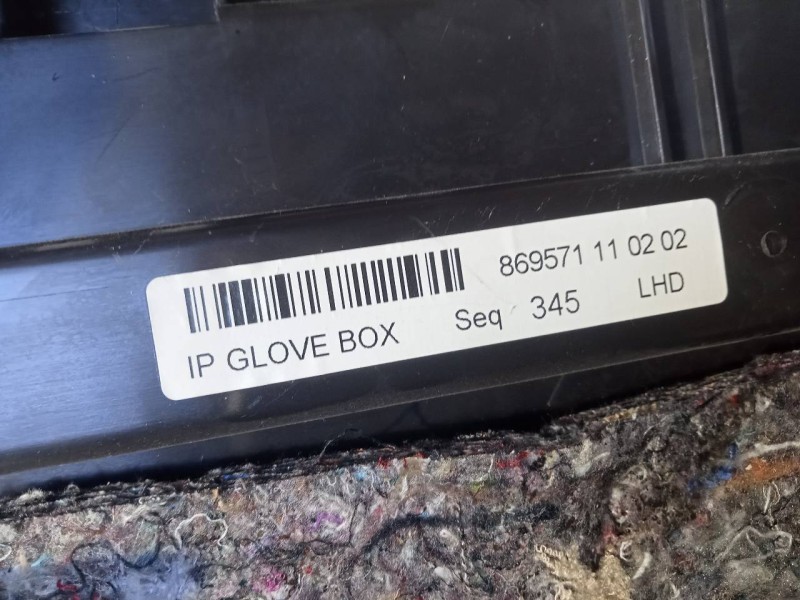 Recambio de guantera para jaguar xf 3.0 v6 luxury referencia OEM IAM 869571110202  P2-A2-13
