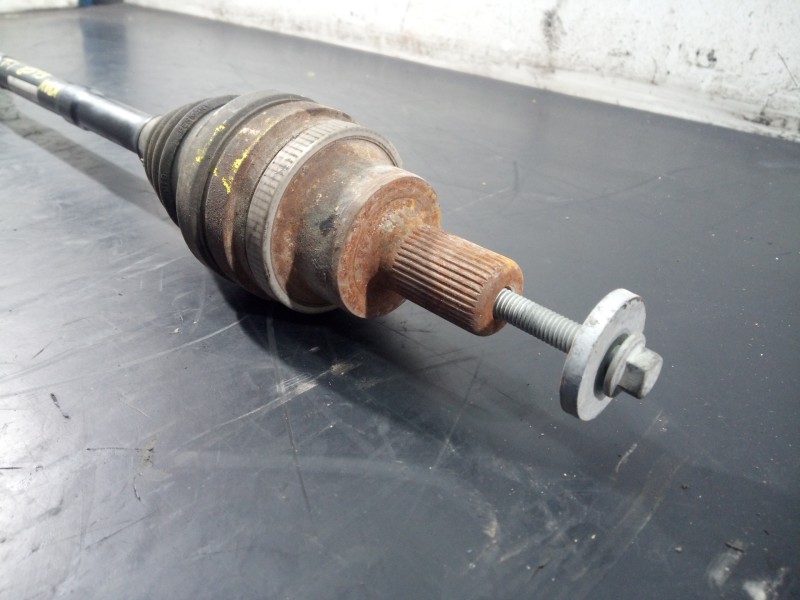 Recambio de transmision trasera izquierda para ford kuga (cbv) titanium referencia OEM IAM P30681132 T080808 P1-B6-42