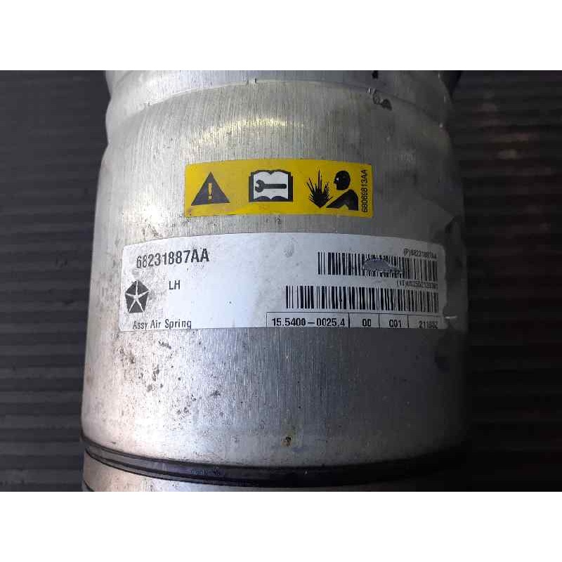 Recambio de amortiguador delantero izquierdo para jeep gr.cherokee (wk) 3.0 crd summit referencia OEM IAM 68231887AA 1A16488A P1