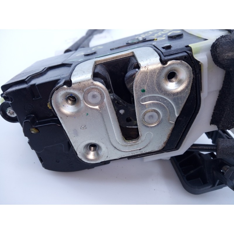 Recambio de cerradura puerta delantera derecha para hyundai ix35 style 2wd referencia OEM IAM 813202Y000  E2-B5-8-1