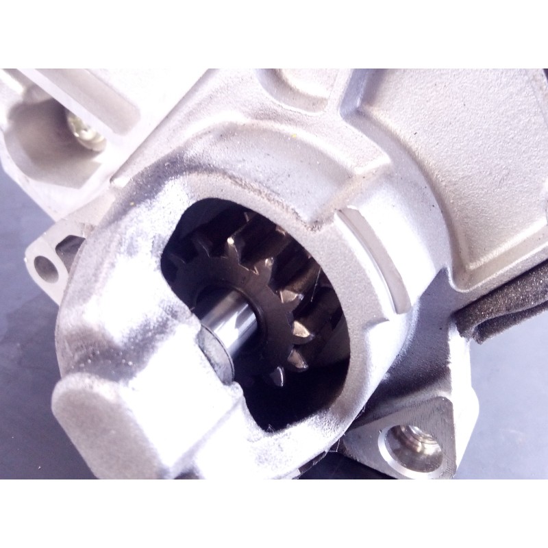 Recambio de motor arranque para dacia sandero stepway referencia OEM IAM 233000557R M000TD0372ZE P3-A7-19-3