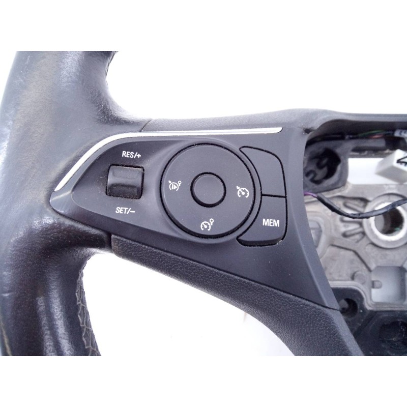Recambio de volante para opel crossland x excellence referencia OEM IAM 39097355 34206802E E2-B6-29-2