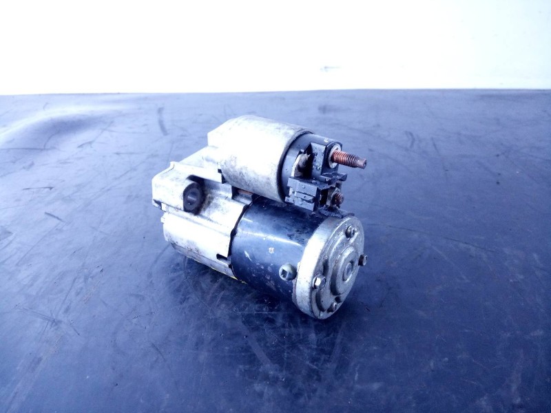 Recambio de motor arranque para citroën c4 berlina 1.6 16v referencia OEM IAM M000T32271ZE V75500178004 P3-A7-24-1