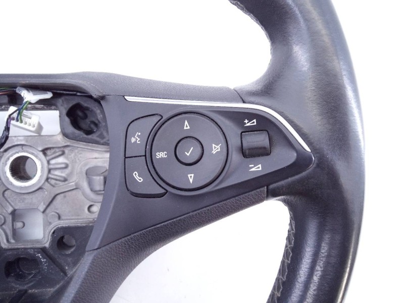 Recambio de volante para opel crossland x excellence referencia OEM IAM 39097355 34206802E E2-B6-29-2