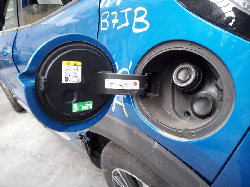 Recambio de tapa exterior combustible para ford puma hybrid titanium referencia OEM IAM   