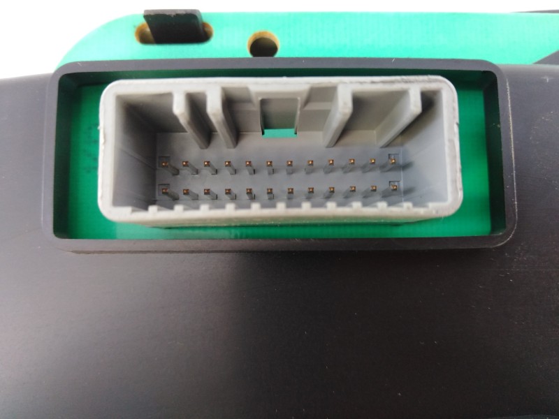 Recambio de cuadro instrumentos para dacia sandero laureate referencia OEM IAM 248101432R  E2-A1-7-1