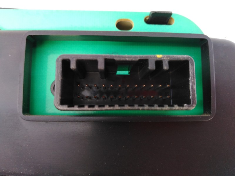 Recambio de cuadro instrumentos para dacia sandero laureate referencia OEM IAM 248101432R  E2-A1-7-1