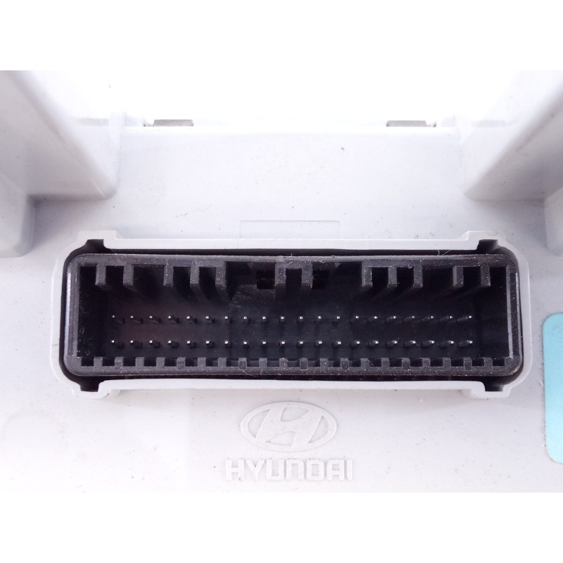 Recambio de mando climatizador para hyundai ix35 style 2wd referencia OEM IAM 972502Y400  E3-A3-49-4