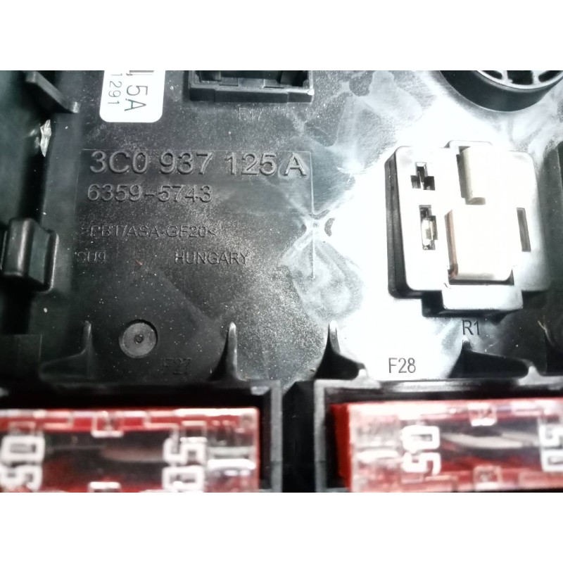 Recambio de caja reles / fusibles para volkswagen tiguan trendline plus referencia OEM IAM 3C0937125A  