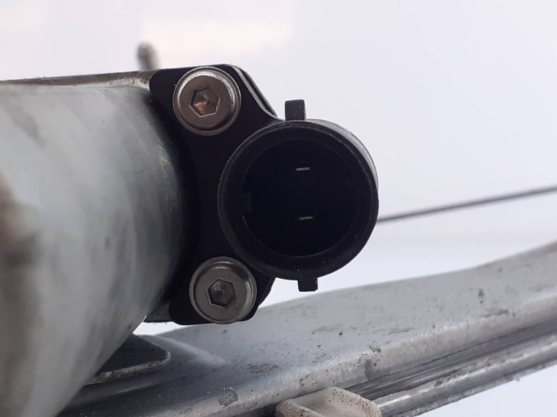 Recambio de elevalunas delantero izquierdo para dacia sandero laureate referencia OEM IAM 8200733829E  E1-A1-28-2