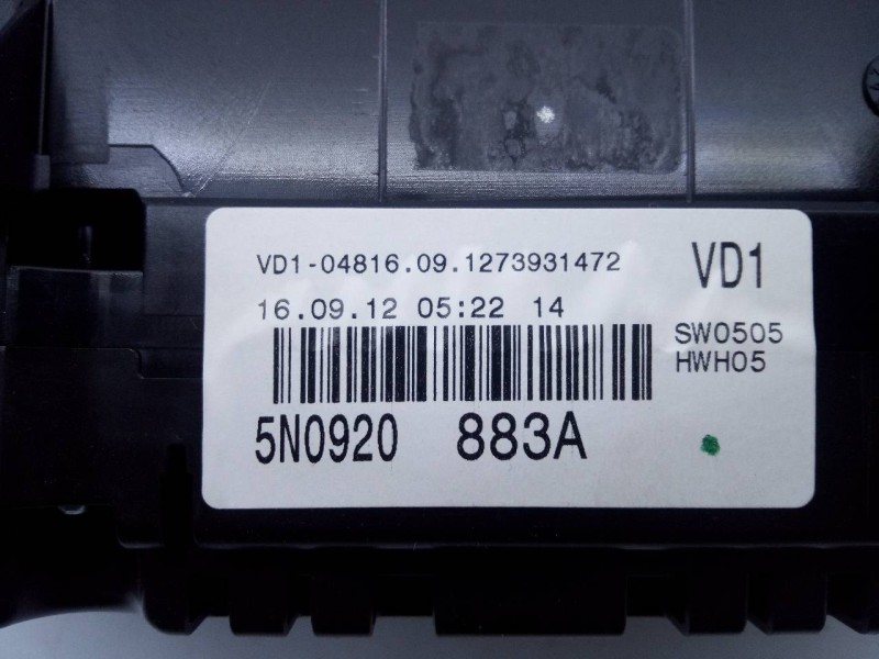 Recambio de cuadro instrumentos para volkswagen tiguan trendline plus referencia OEM IAM 5N0920883A  E2-A1-25-2