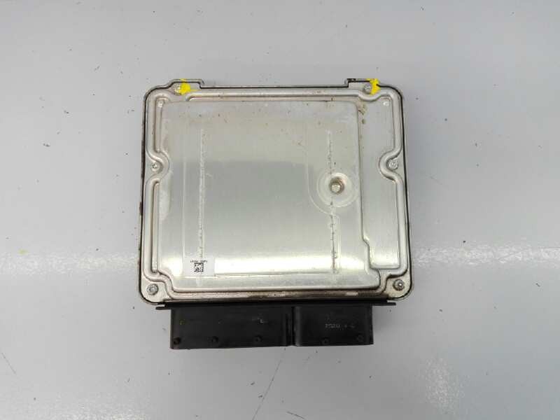 Recambio de centralita motor uce para opel insignia berlina edition referencia OEM IAM 55577619 0281017453 E3-A5-18-5