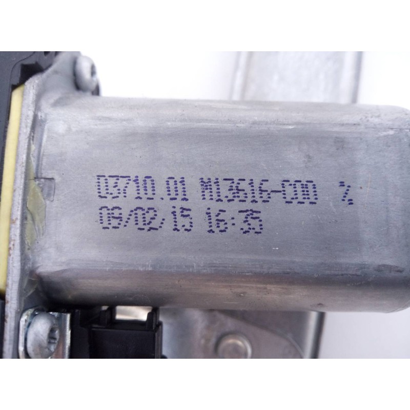 Recambio de elevalunas delantero derecho para dacia sandero stepway referencia OEM IAM 0371010 M13616C00 E1-A1-44-1