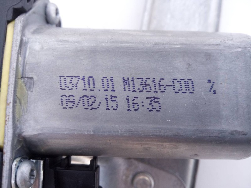 Recambio de elevalunas delantero derecho para dacia sandero stepway referencia OEM IAM 0371010 M13616C00 E1-A1-44-1