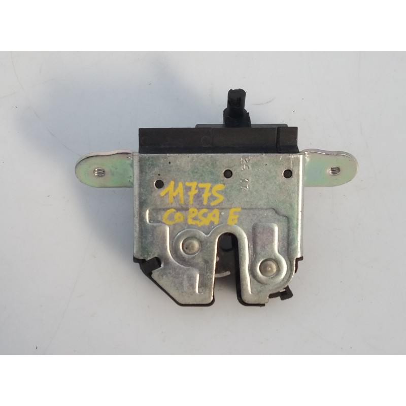 Recambio de cerradura maletero / porton para opel corsa e selective ecoflex referencia OEM IAM A102523 39021416 E2-B6-5-2