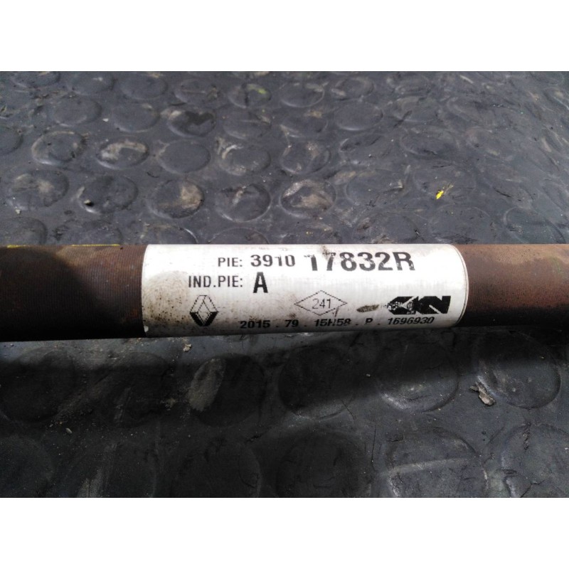 Recambio de transmision delantera izquierda para dacia sandero stepway referencia OEM IAM 391017832R 1696930 P1-A6-14