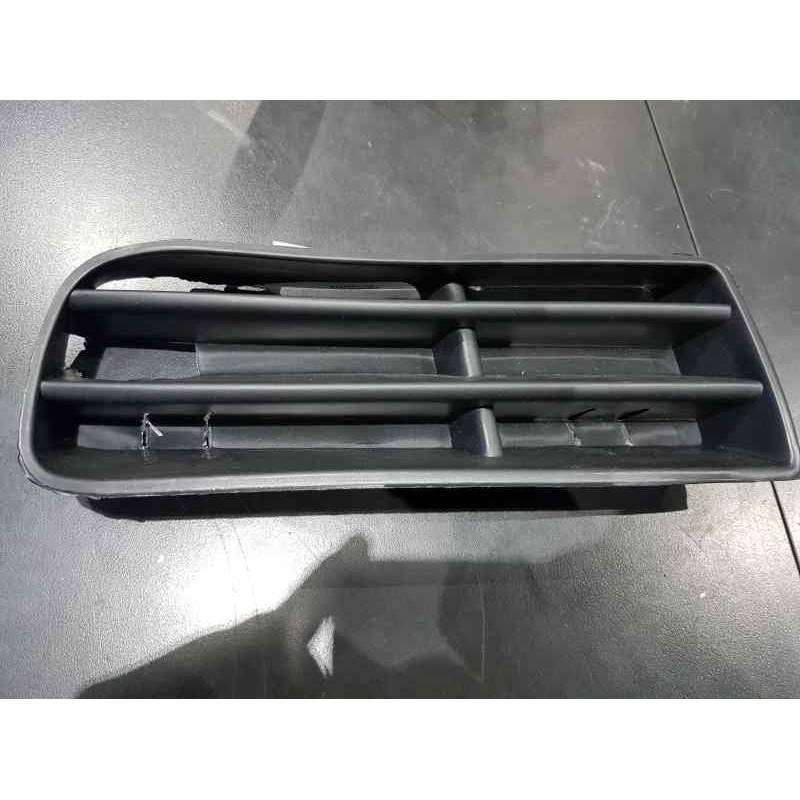 Recambio de rejilla paragolpes delantero para volkswagen golf iv berlina (1j1) referencia OEM IAM 87080023 ANTINIEBLA IZQUIERDA 